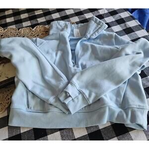 All in motion light blue sz medium cropped sweatshirt thumbhole zipup neck